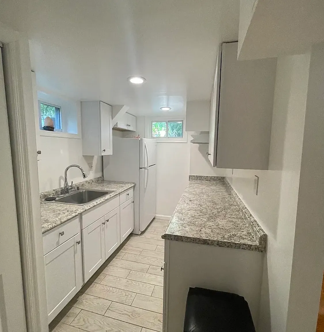 2 bed, 933 sqft, $1,200 — Photo 3