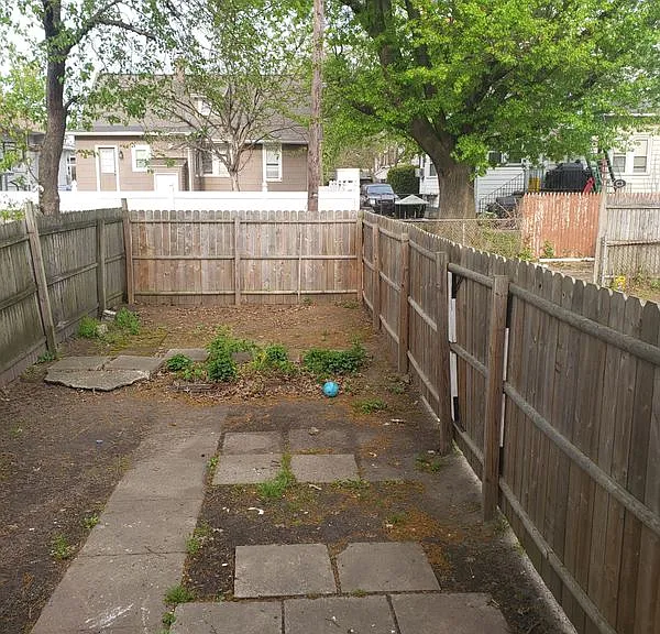 209 Cedar Ave — Photo 8