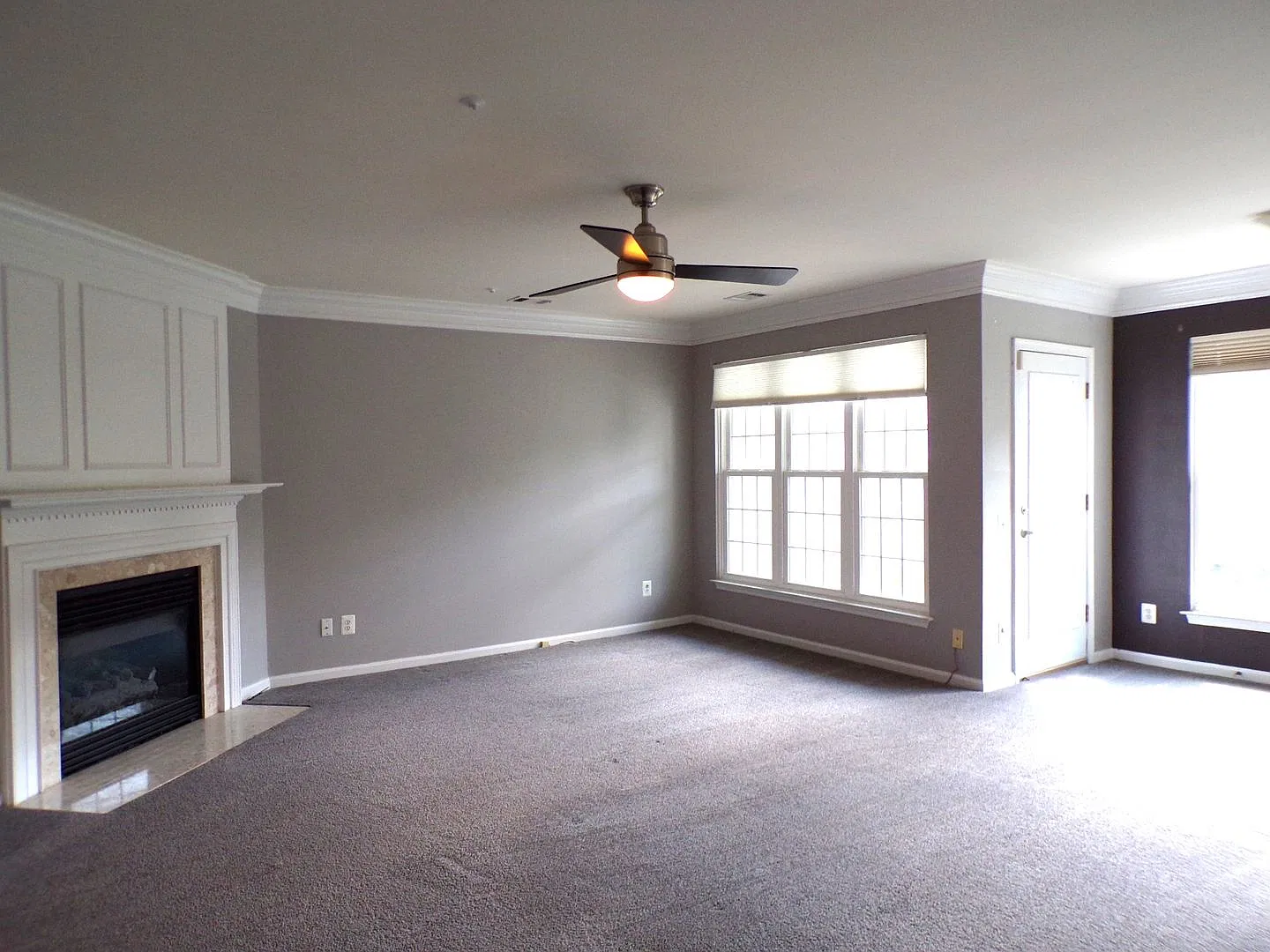 Two Bedroom, Two Level Condo Near Van Dorn Metro — Photo 2