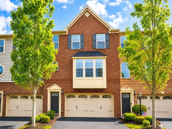 1502 Pointe View Dr, Mars, PA 16046