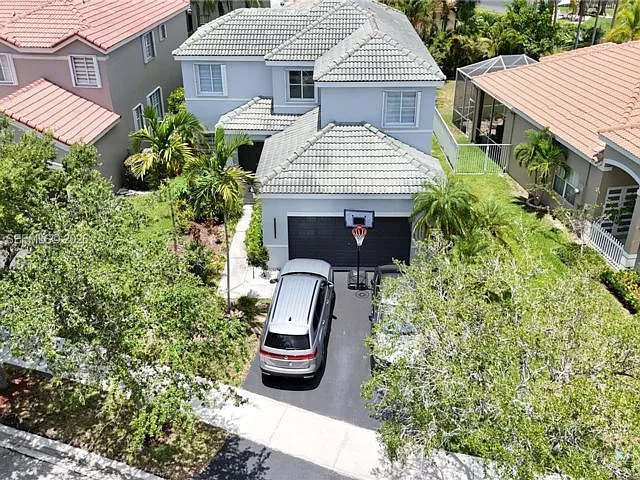 4 bed, 2.5 bath, $7,400 — Photo 4