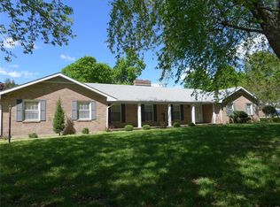 2210 Palmyra Rd, Hannibal, MO 63401