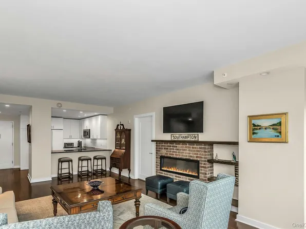 433 Main Street #203, Port Washington, NY 11050
