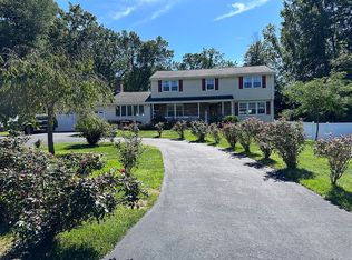 25 Mohawk Cir, Windsor, CT 06095