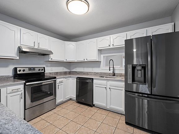 5th image of 104 Rystan Pl #104