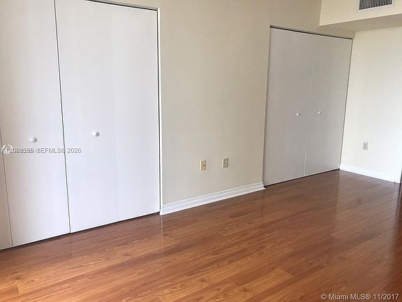 3rd image of 540 Brickell Key Dr APT 1122