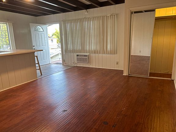 3rd image of 1179 Wesley Ave #3/4