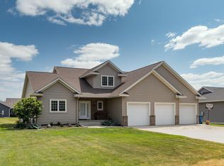 411 2nd St SE, Hayfield, MN 55940