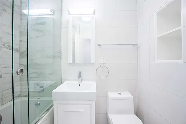 Rented by Nooklyn NYC LLC | media 19