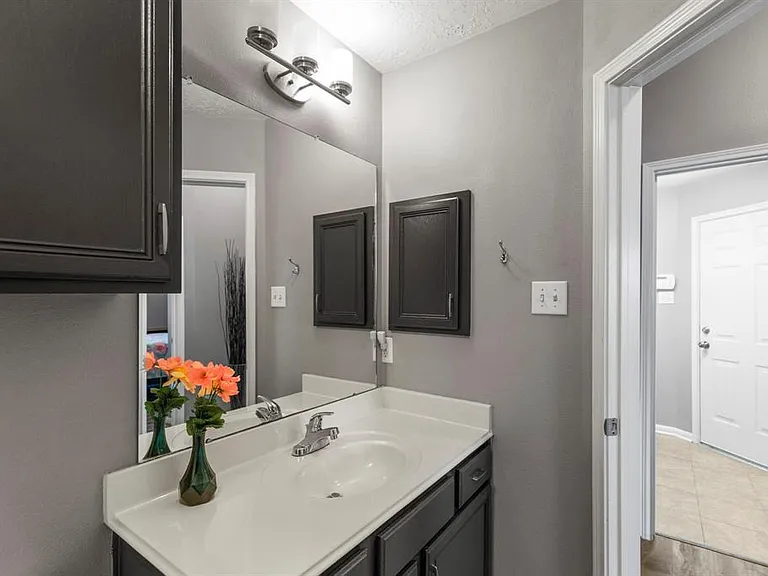 3827 Shady Breeze Dr — Photo 23
