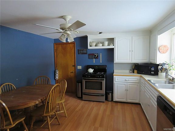 4th image of 549 Girard Ave