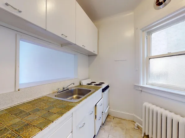 336 East 22nd Street image 5 of 11