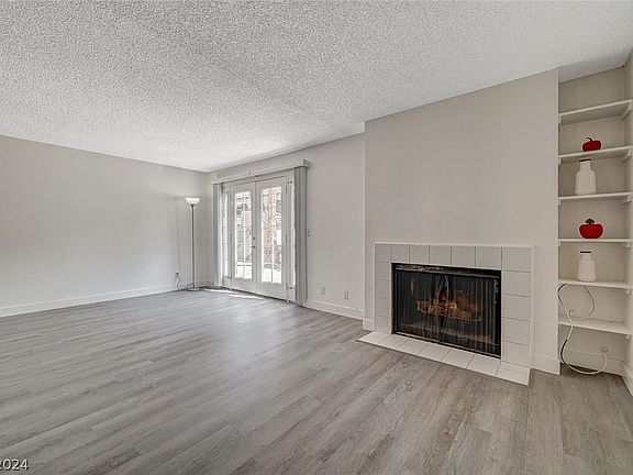 3rd image of 2933 Calle Del Valle