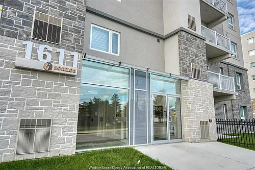 1611 Banwell Rd Photo 1
