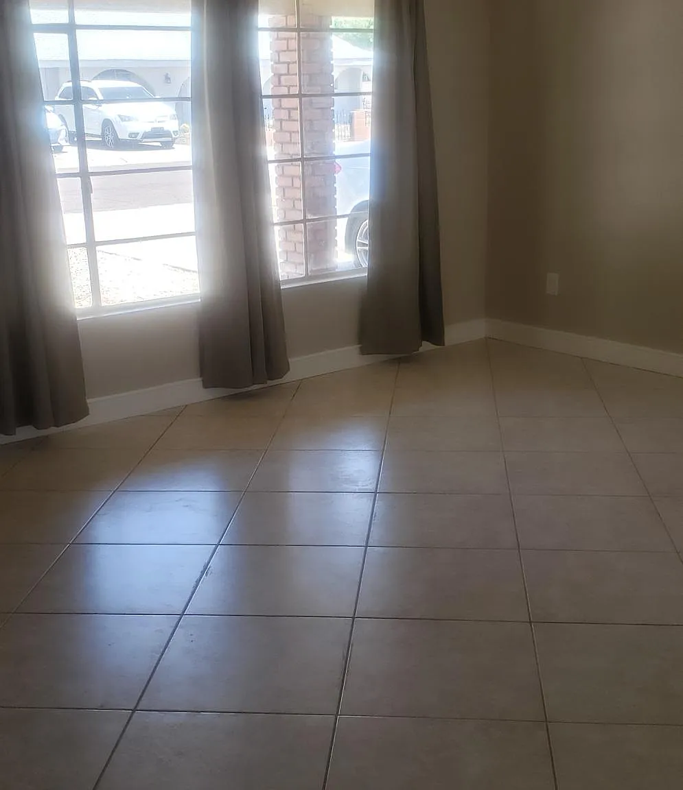 3 bed, 1301 sqft, $2,550 — Photo 3