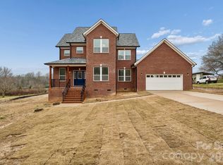 114 Strawberry Ct, Lincolnton, NC 28092