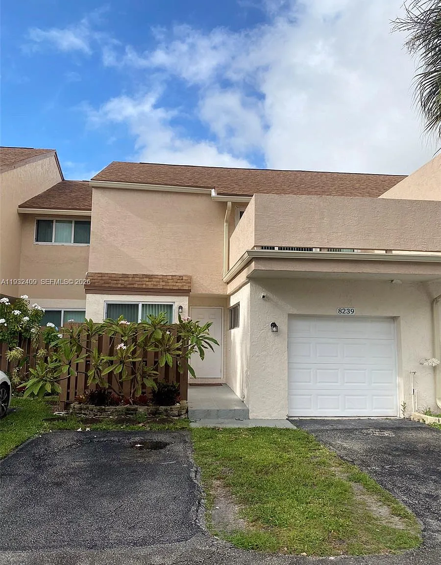 3 bed, 2.5 bath, 1770 sqft, $2,800 — Photo 1