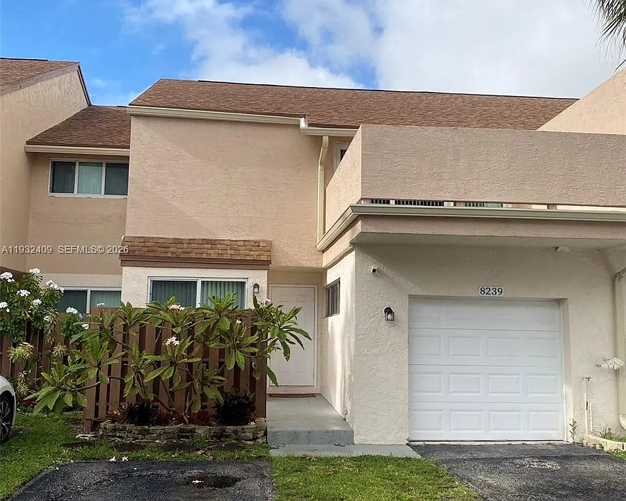 8239 NW 8th Ct