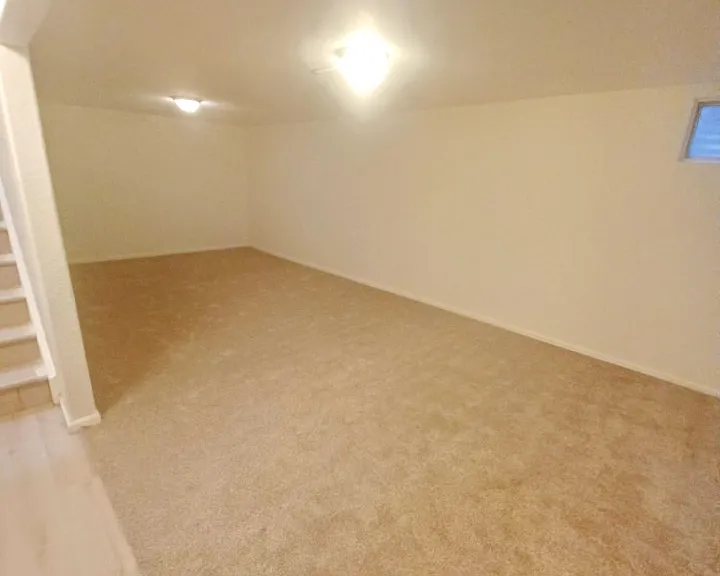 1525 Meeker Dr — Photo 17