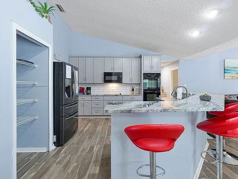 17 Wayland Pl — Photo 32
