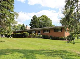 200 Meadow Ln, Springfield, OH 45505