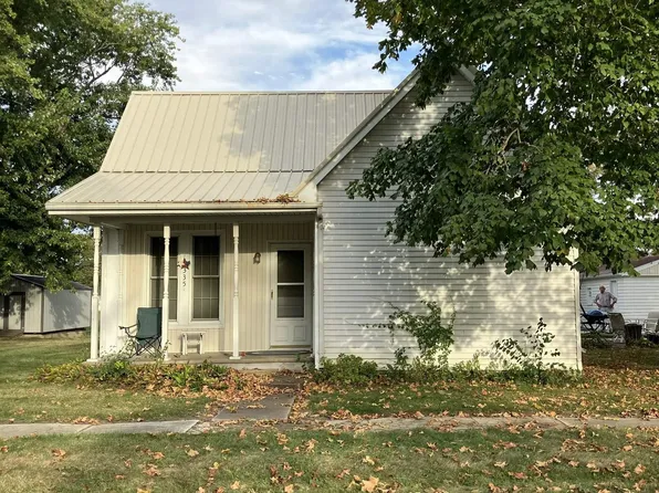 335 S Harrison St, Blandinsville, IL 61420