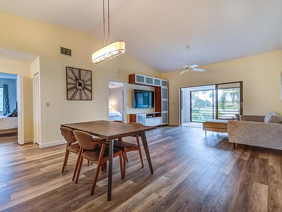 2nd image of 600 Carriage House Ln APT 201