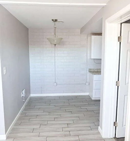 561 S Meridian Rd #1 — Photo 4