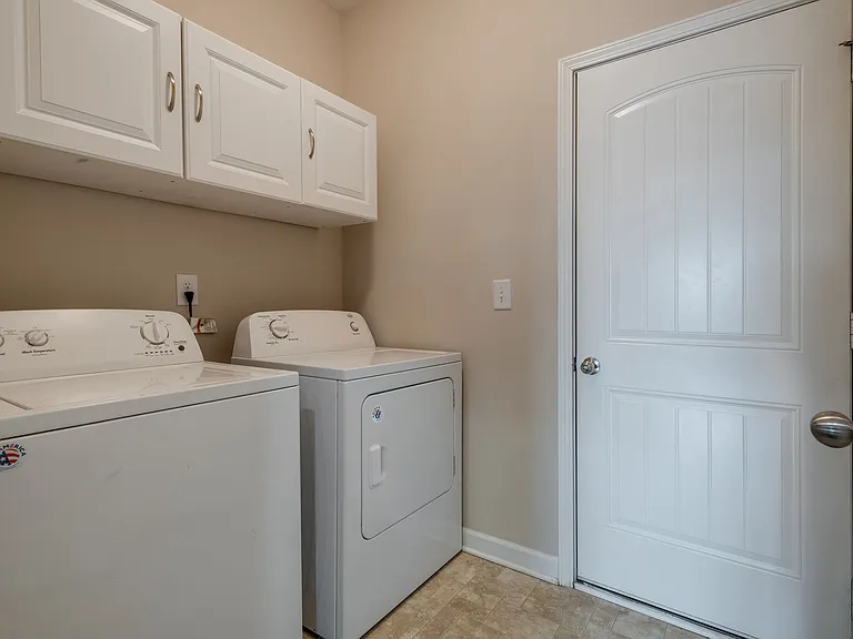 1021 Lindyn Lee Way — Photo 15