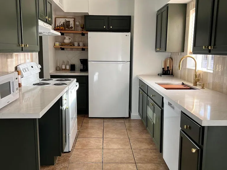 11607 N 21st Ave — Photo 5