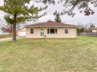 1010 E Fitzsimmons Rd, Oak Creek, WI 53154