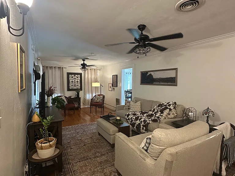 449 Albany Ave — Photo 4