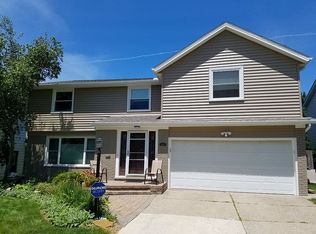 24183 Greenlawn Ave, Beachwood, OH