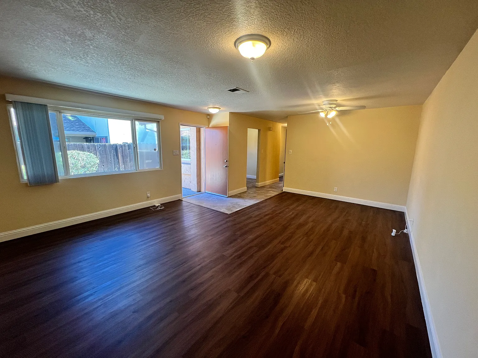 3 bed, 1022 sqft, $3,000 — Photo 4