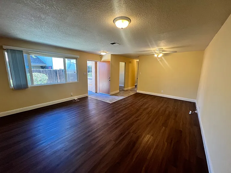2313 Mandarin Way — Photo 4