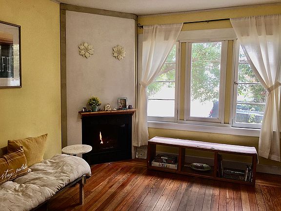 4th image of 703 West St