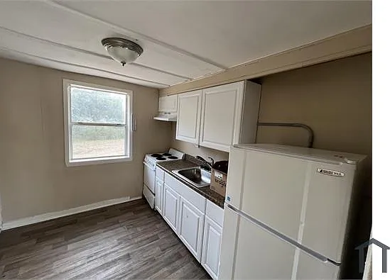 2 bed, $940 — Photo 1