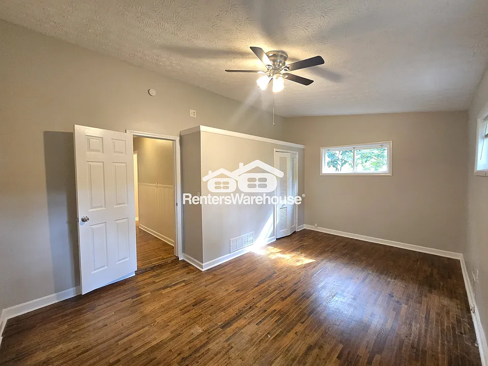 1593 Tanager Cir