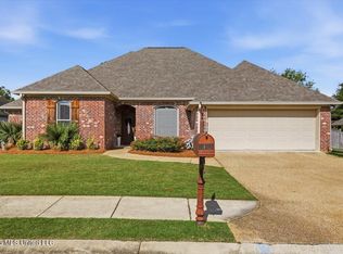 424 Glendale Pl, Brandon, MS 39047