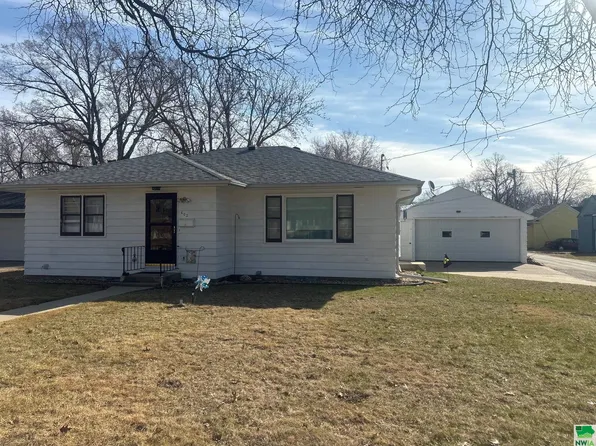 602 Sherman Ave, Cherokee, IA 51012