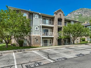 392 N Seven Peaks Blvd UNIT 323, Provo, UT 84606