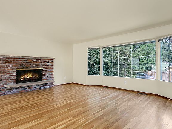 2nd image of 13746 Corliss Ave N