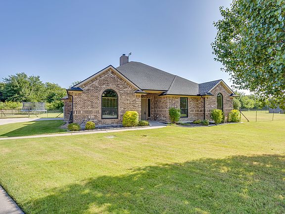 2nd image of 116 Cinnamon Ct