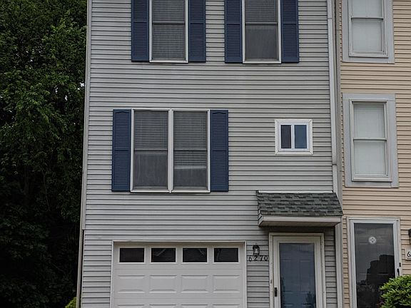 End unit in the desirable community of Springhouse.
