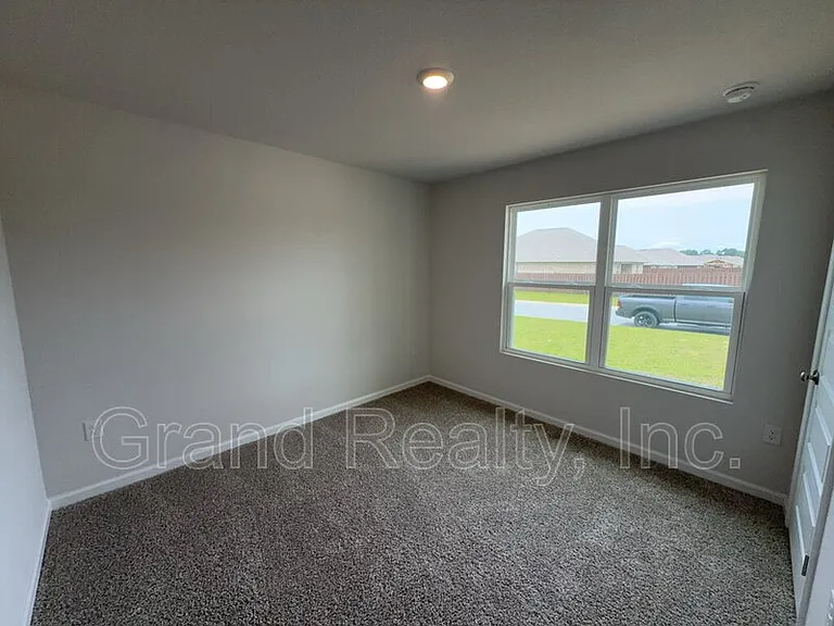 9330 Tara Cir — Photo 12