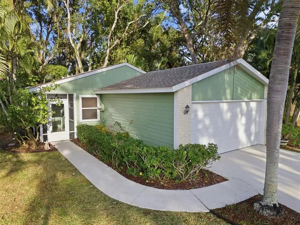 331 Bearded Oaks Cir, Sarasota, FL 34232