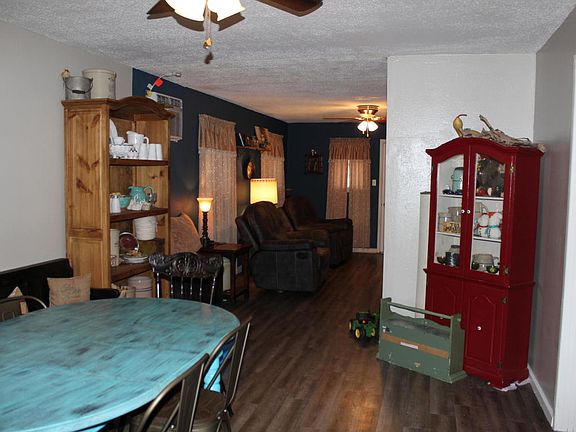 2nd image of 221 S Gaines Ave