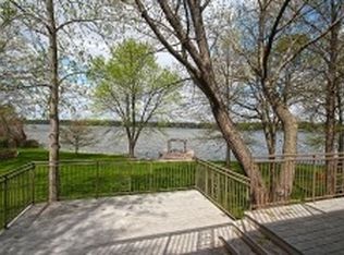 301 Greenway Ln, Decatur, IL 62521