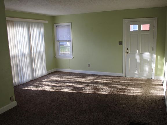 3rd image of 3027 Dartmouth Ave