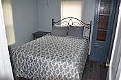 4th image of 552 Hall St